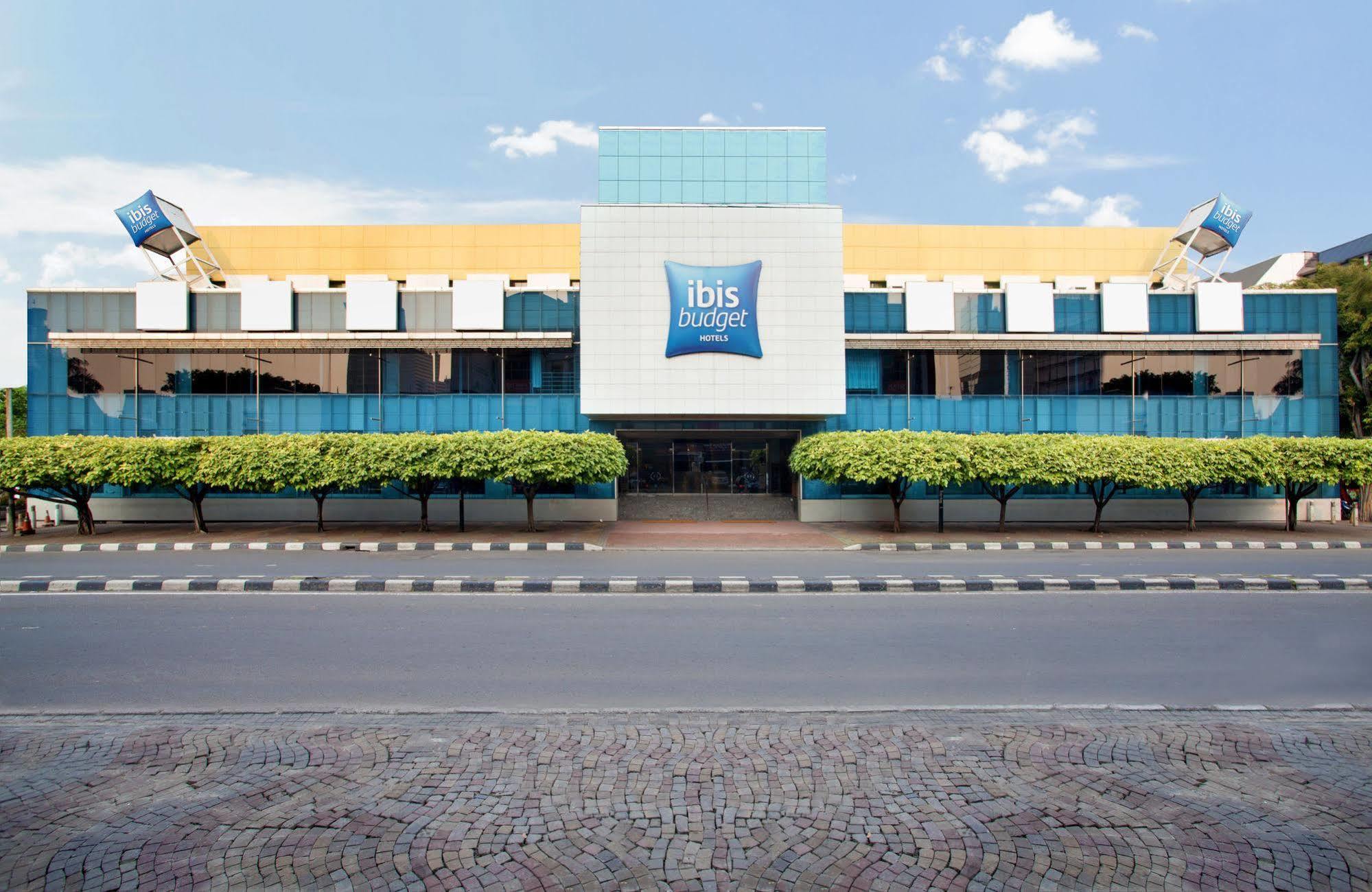 Ibis Budget Jakarta Menteng Exterior photo